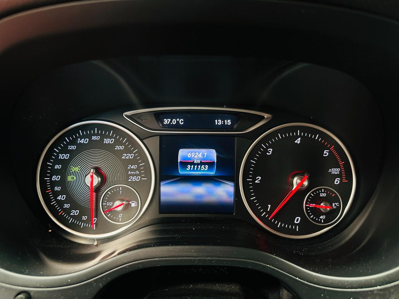 Mercedes-benz B 200d 136cv Night edition Sport F.L
