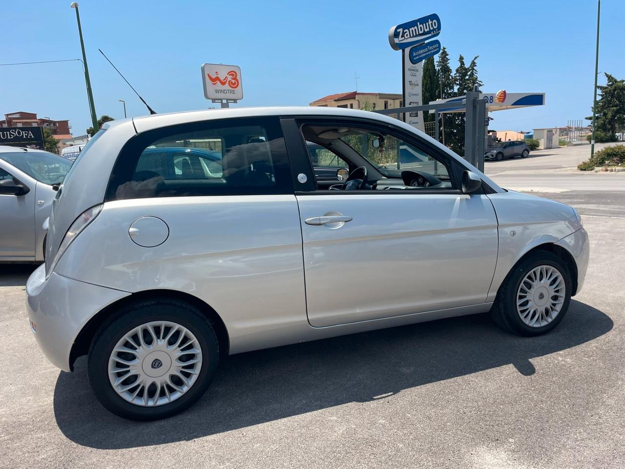 Lancia Ypsilon 1.2 Benzina e GPL