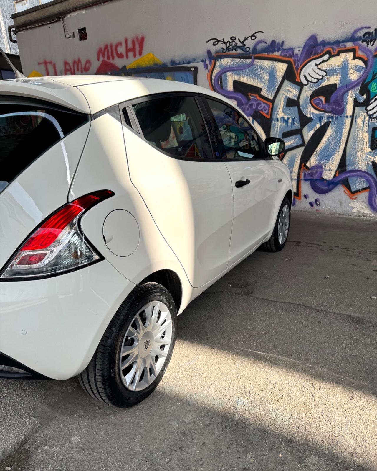 Lancia Ypsilon 1.2 69 CV 5 porte GPL Ecochic Gold