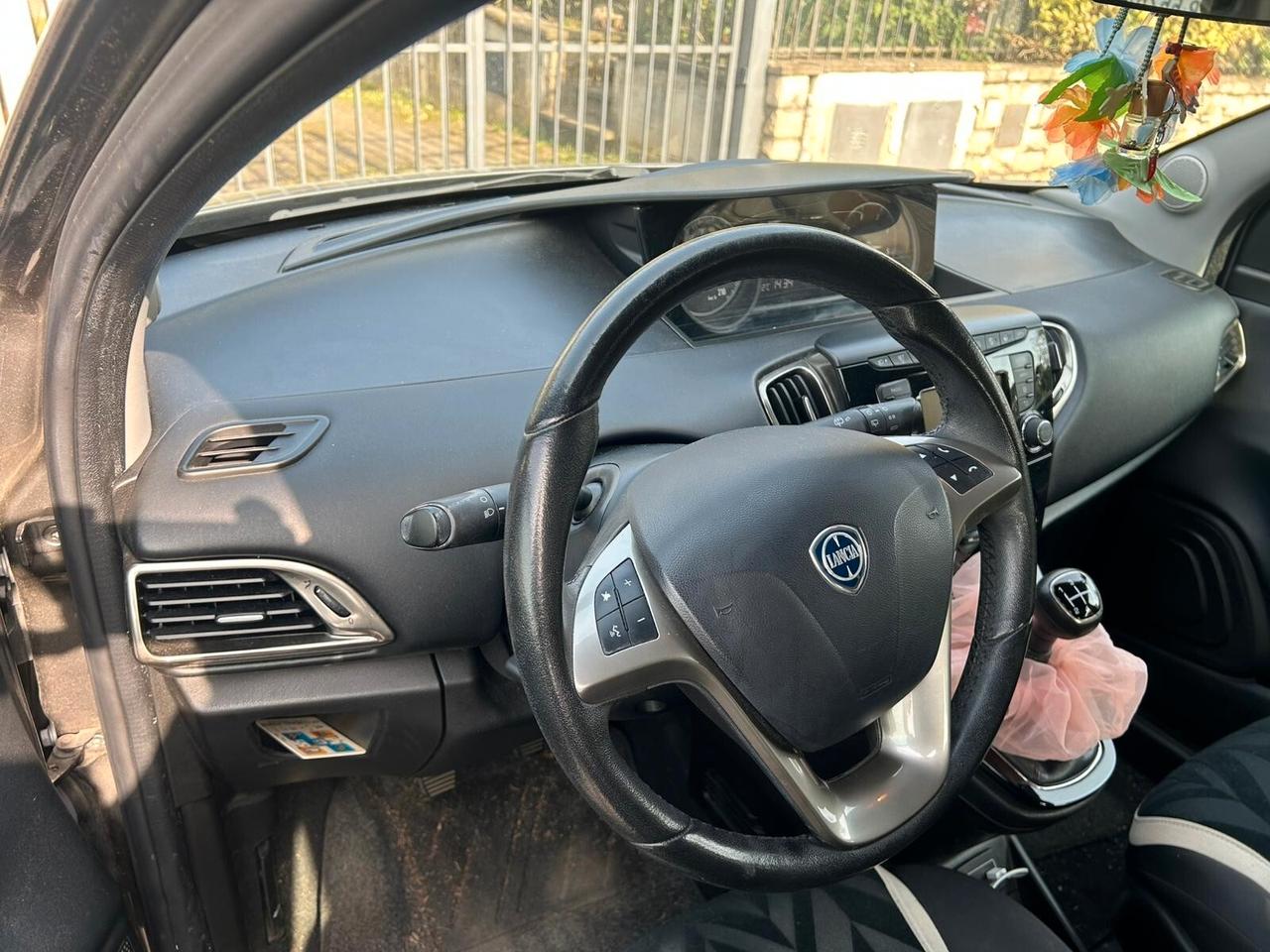 Lancia Ypsilon 1.3 mjt - ANCHE PER NEOPATENTATI