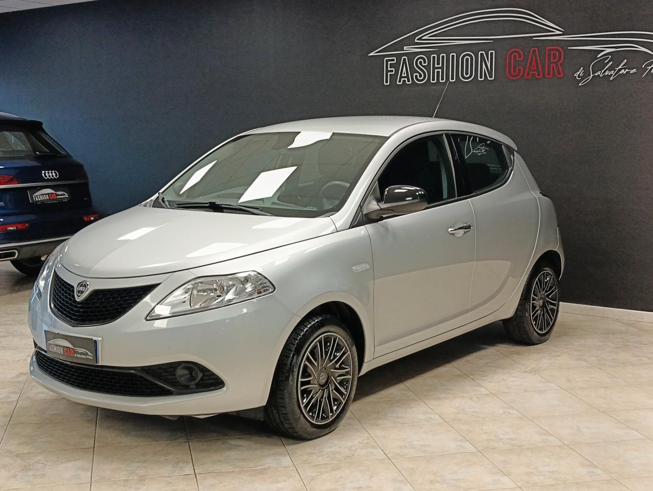 Lancia Ypsilon 1.2 69 CV 5 porte S&S Gold