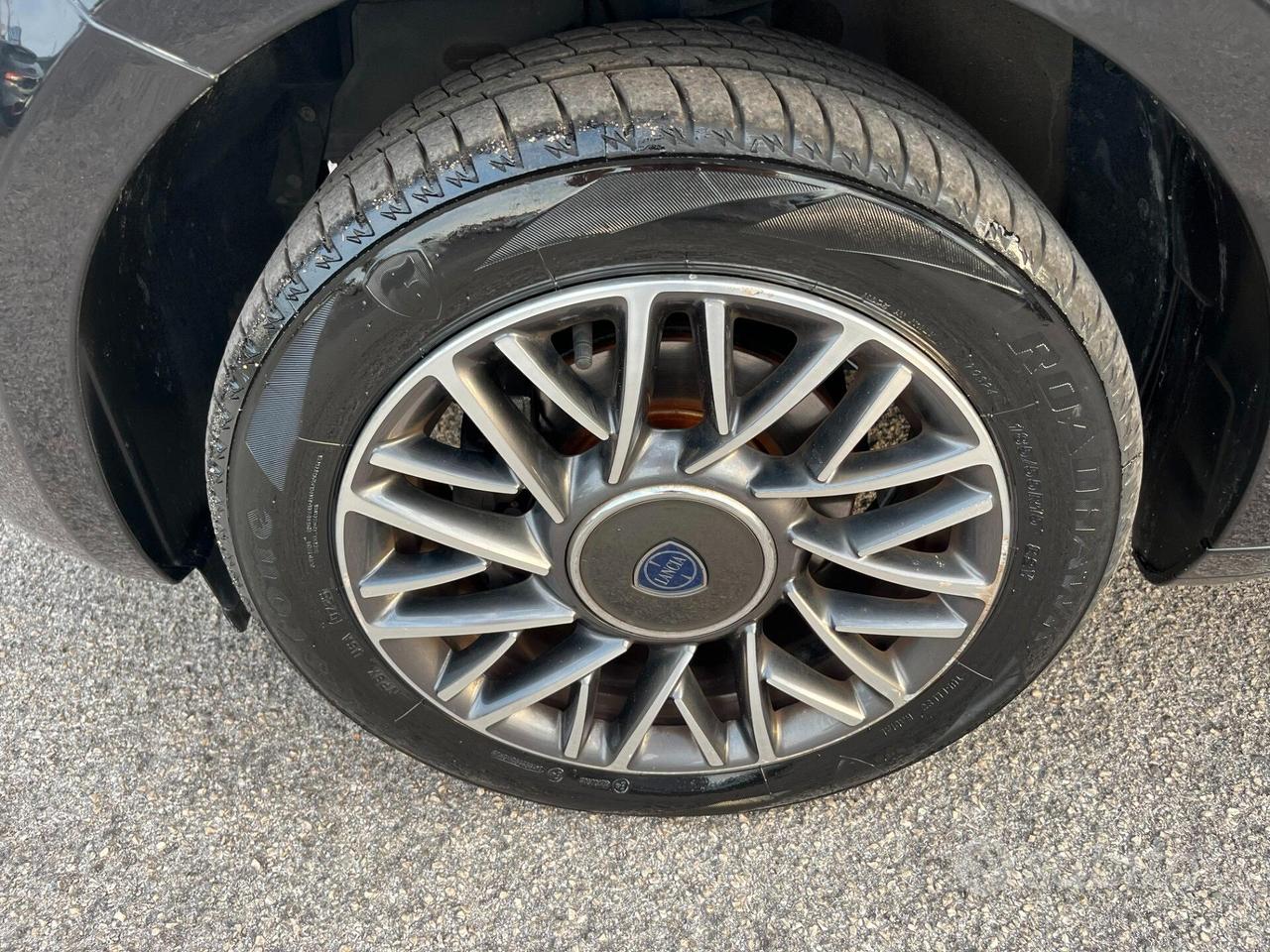Lancia Ypsilon 1.0 FireFly 5 porte S&S Hybrid Gold