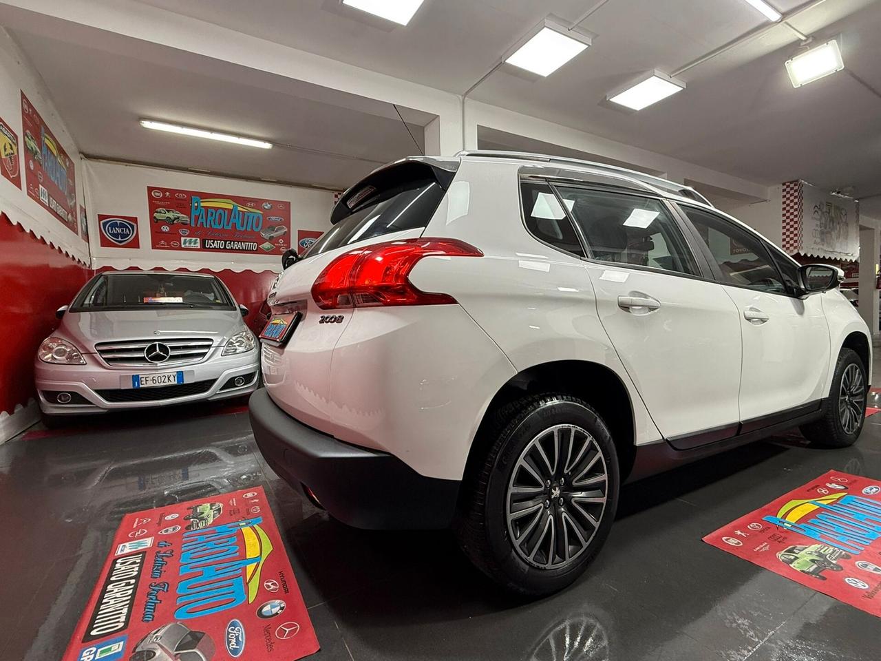 Peugeot 2008 1.2 82cv PureTech Allure - 2016