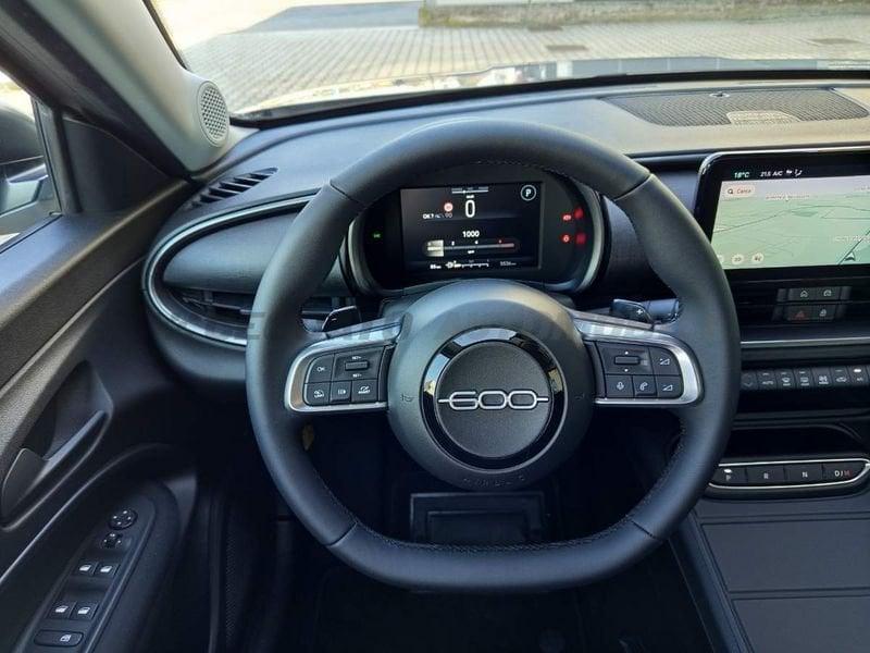 FIAT 600 600 1.2 hybrid 145cv auto