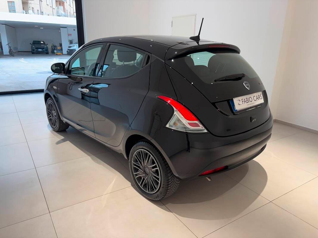 Lancia Ypsilon III 1.0 firefly hybrid Silver Plus s&s 70cv