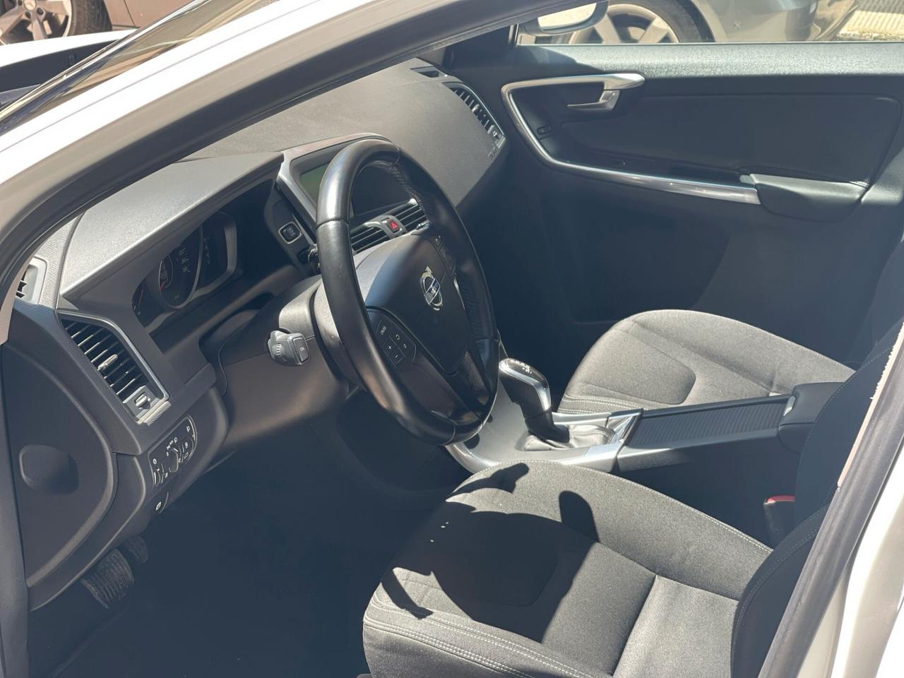 Volvo XC60 AWD Geartronic Momentum TETTO/FULL