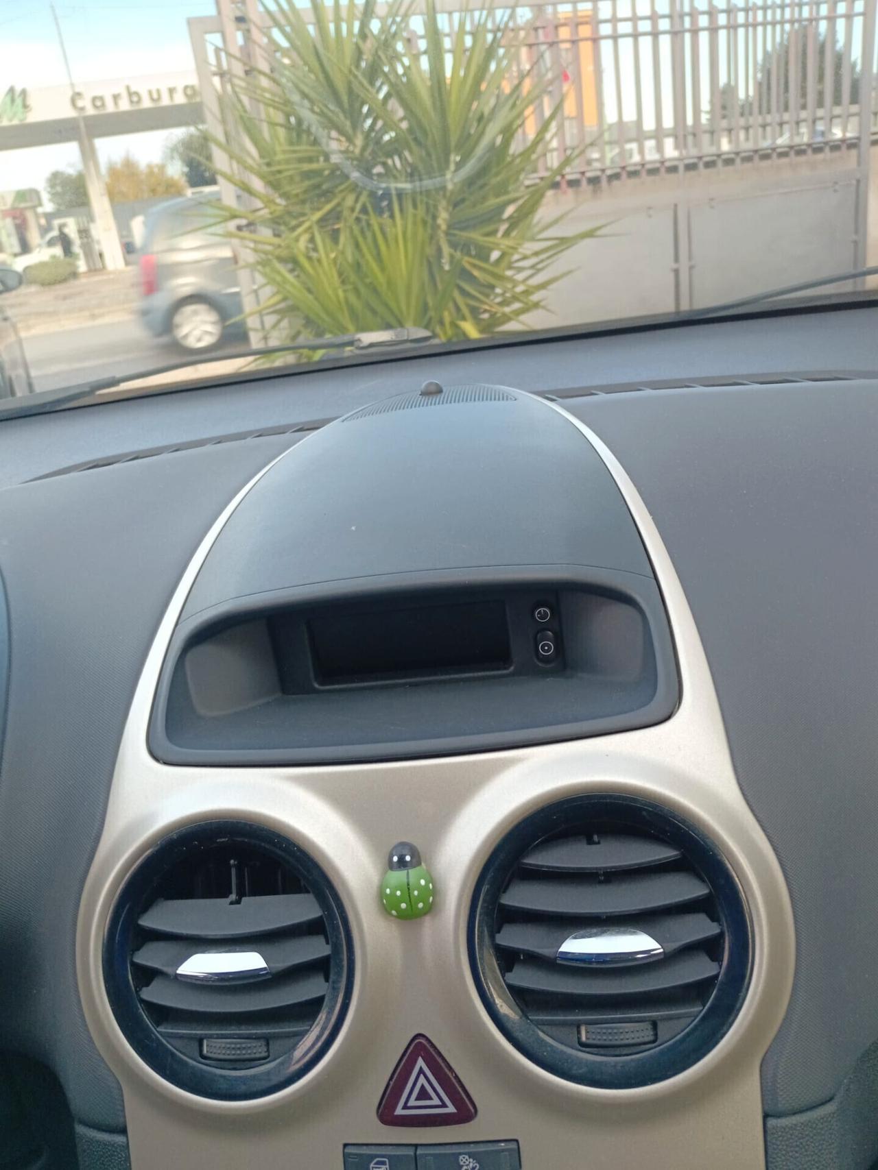 Opel Corsa 1.2 5 porte Club