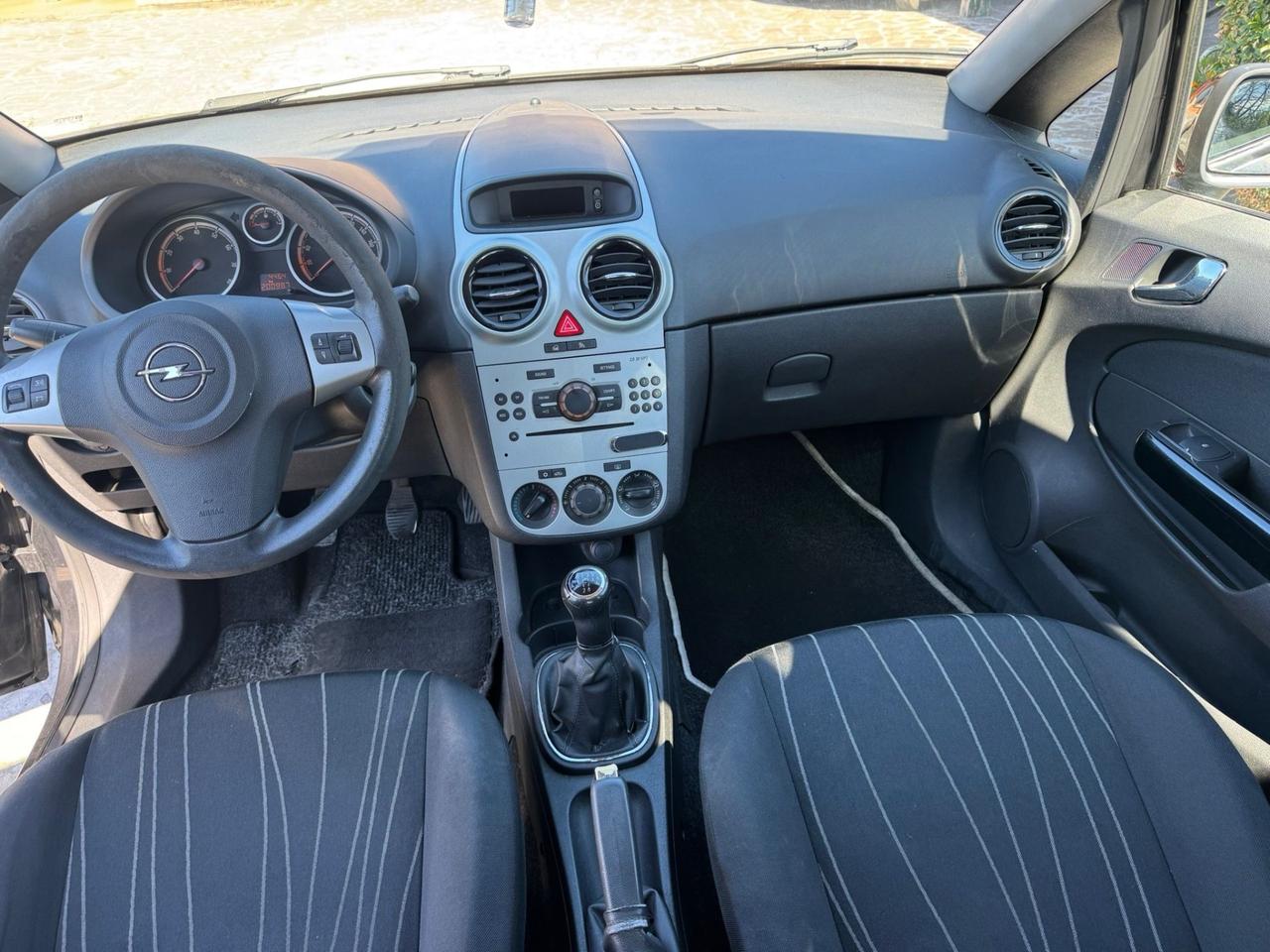 Opel Corsa 1.2 5 porte Cosmo neopatentati