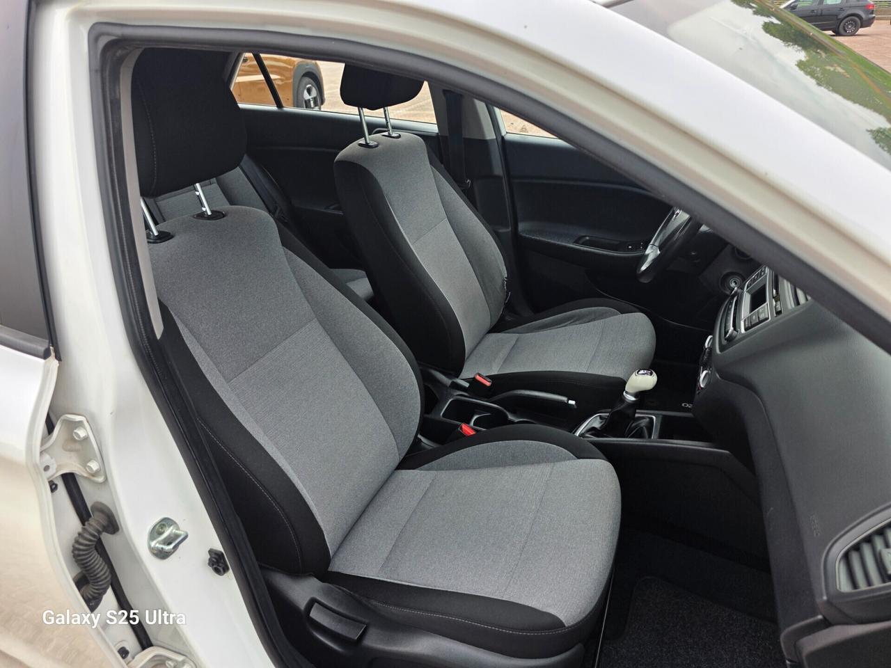 hyundai i20 1.2 valutiamo usato