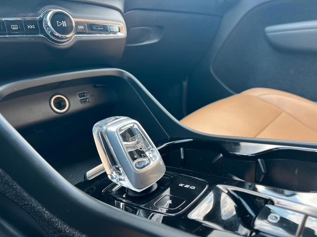 Volvo XC40 D3 Inscription * AUTOCARRO N1