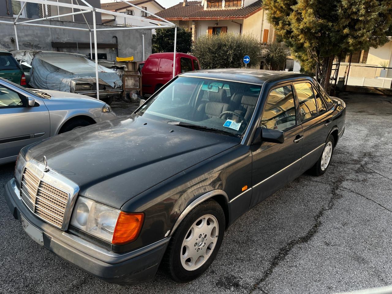 Mercedes-benz 230E