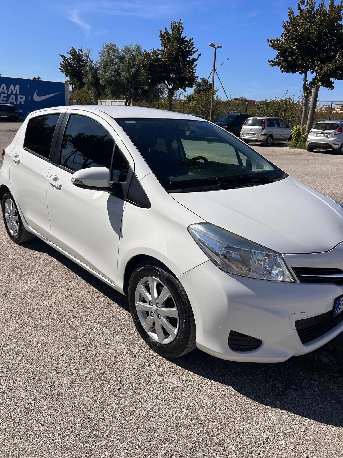 Toyota Yaris 1.4 D-4D 5 porte Lounge