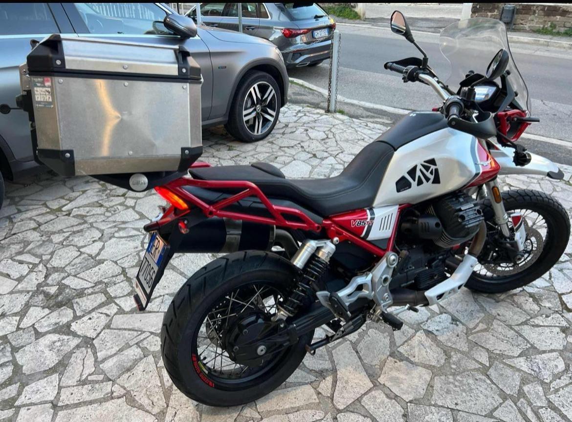 Moto Guzzi V85 TT v85 tt