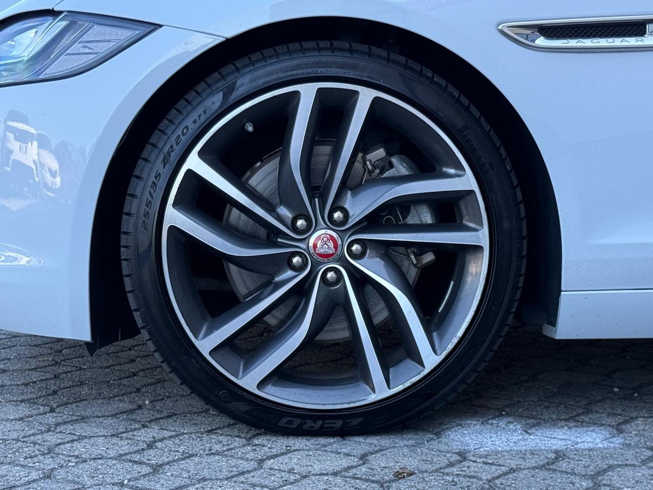 Jaguar XF 3.0 D V6 300 CV aut. R-Sport