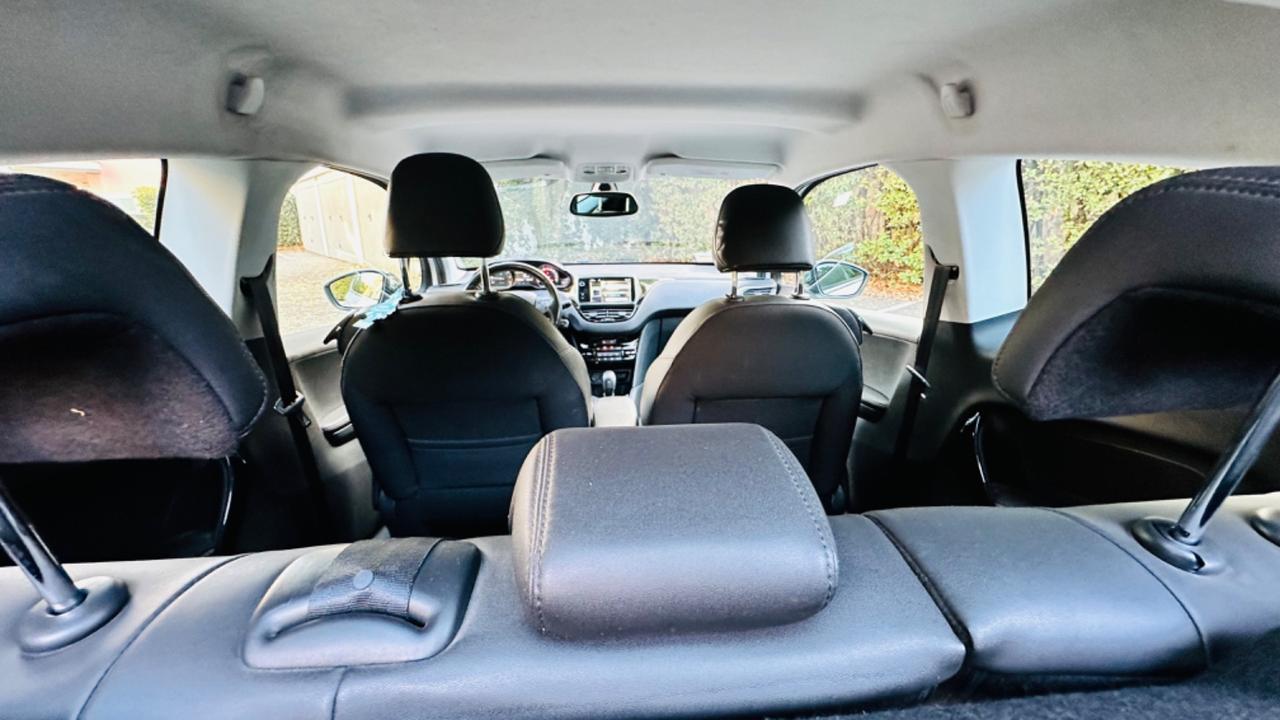 Peugeot 208.3 porte Allure.ok neopatentati.tagliandi certificati