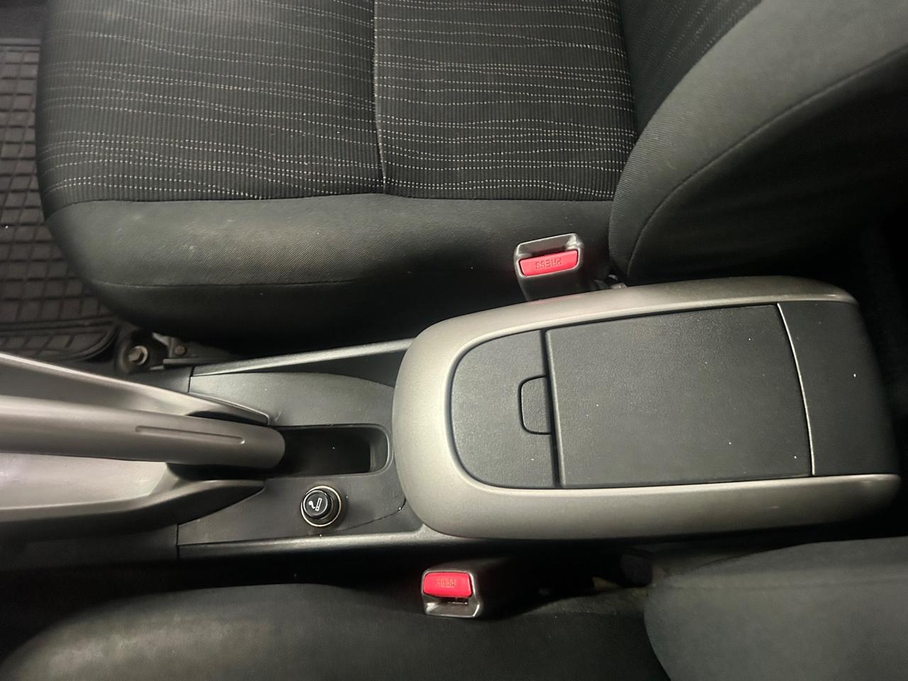 Toyota Auris 1.4 D-4D 5 porte Sol