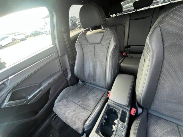 AUDI Q3 35 TDI S line edition