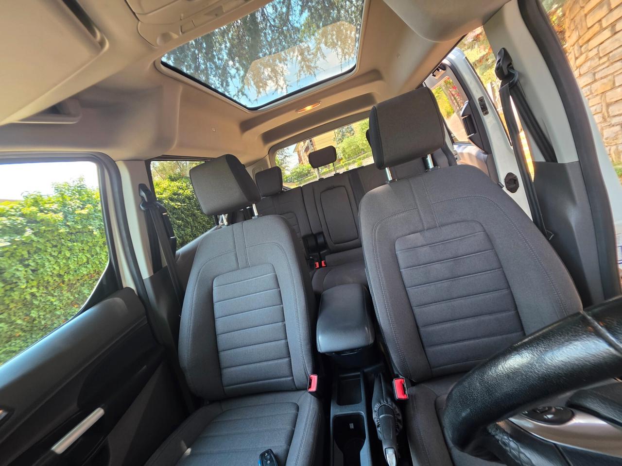 Ford Tourneo Connect 1.5 TDCi 120 CV aut. Titanium "IVA COMPRESA "