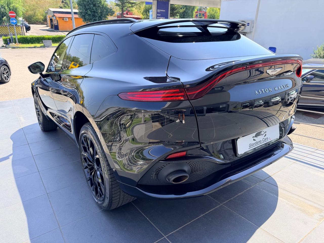 Aston Martin DBX in garanzia