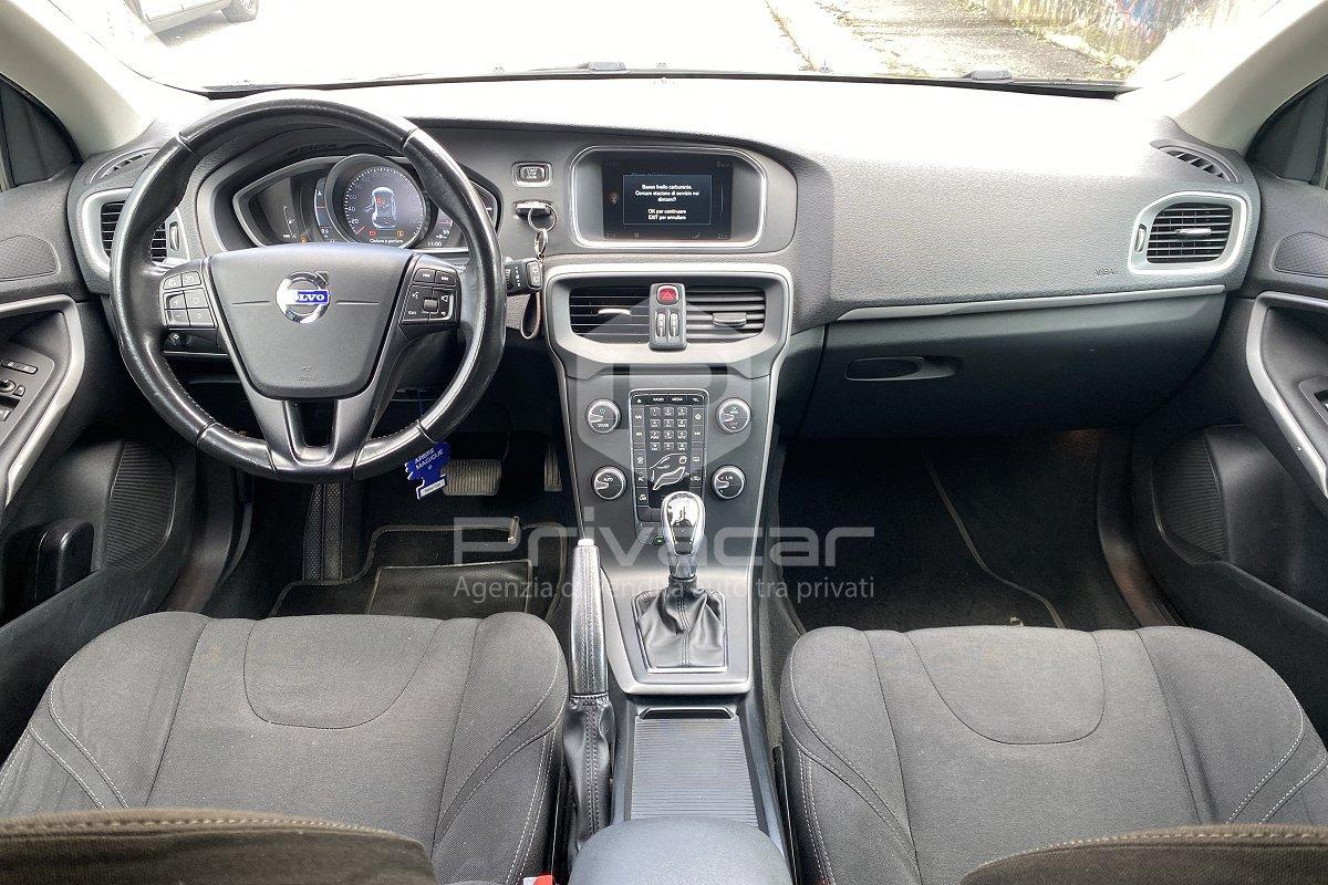 VOLVO V40 D2 1.6 Powershift Momentum