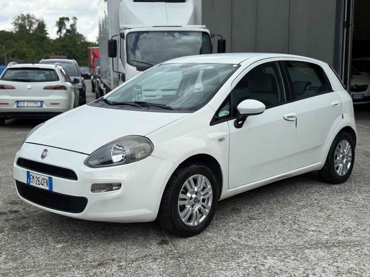 Fiat Grande Punto 1.4 5 porte benz gpl km 265 mila anno 2012