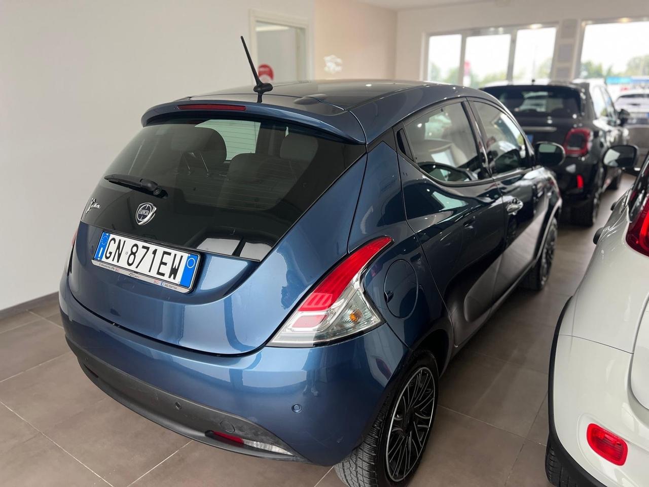 Lancia Ypsilon 1.0 FireFly 5 porte S&S Hybrid UnYca