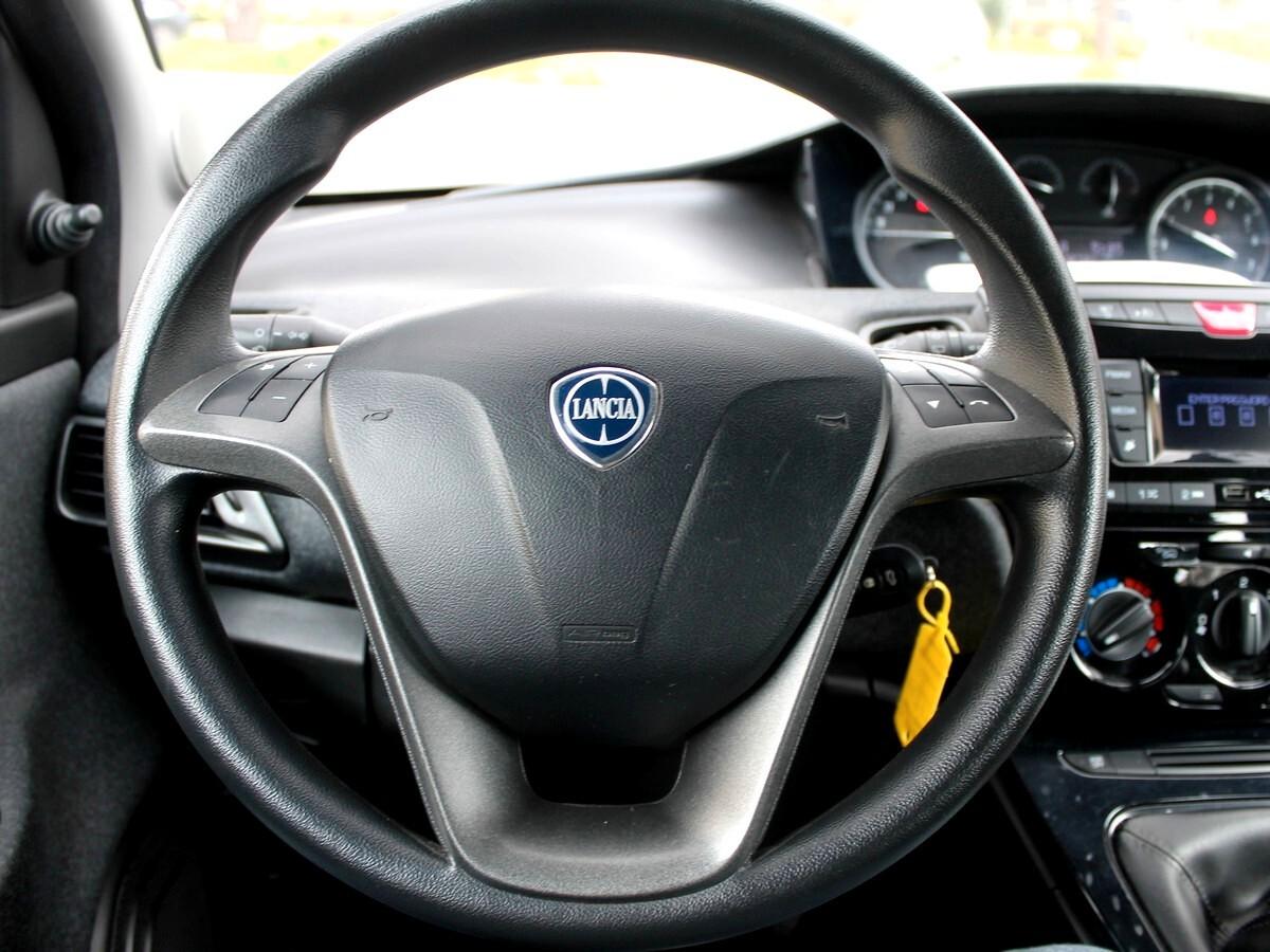 Lancia Ypsilon 1.2 69 CV 5 porte GPL Ecochic Elefantino Blu GPL CASAMADRE 69cv SENSORI PARK UNIPRO IVA DED
