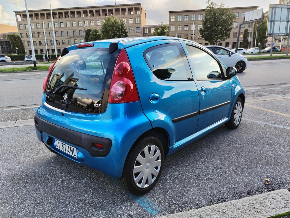 Peugeot 107 1.0 5p. Plaisir 77000km unipro anziana manutenzioni fatte full optionals