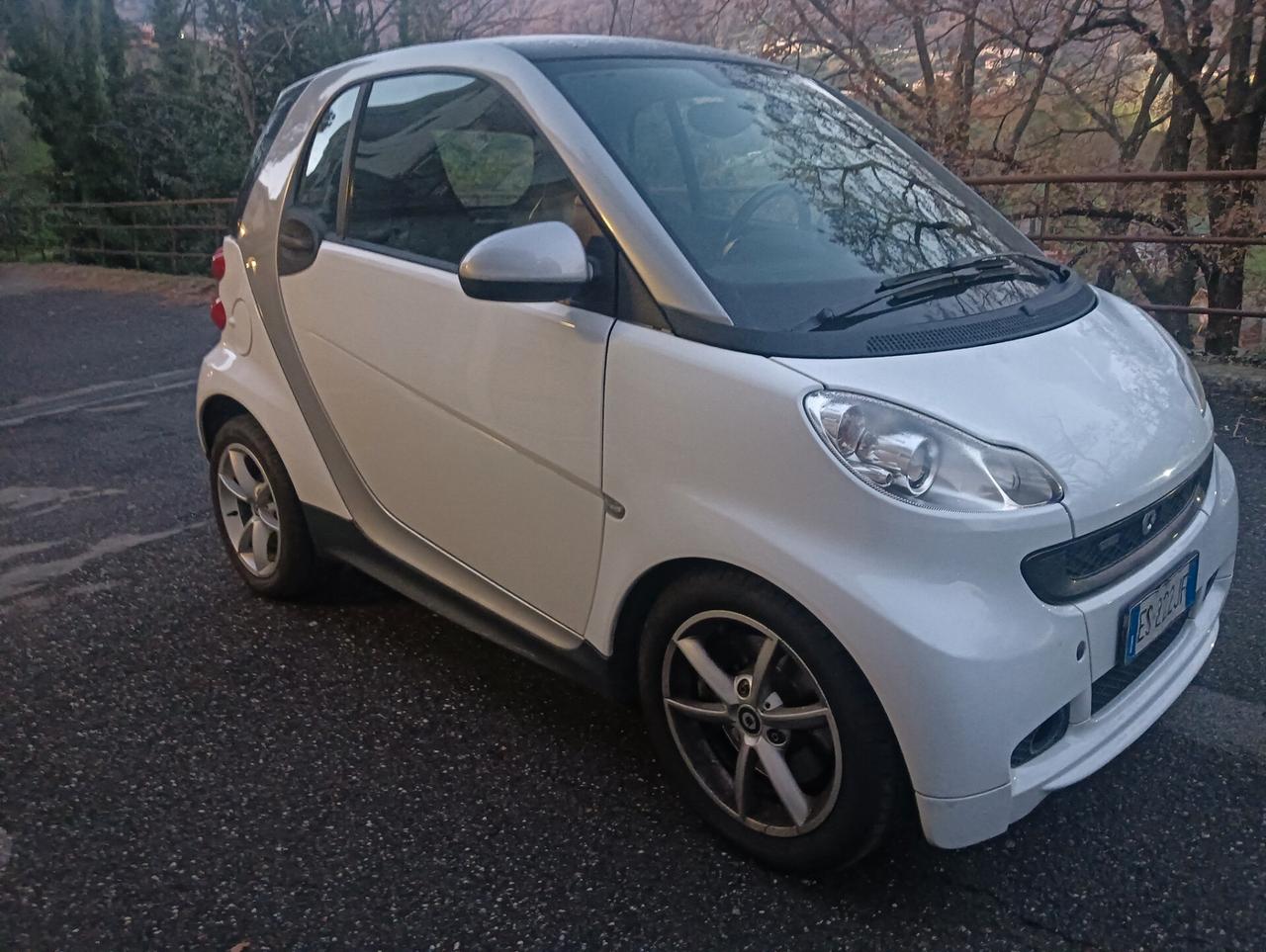Smart ForTwo 1000 45 kW MHD coupé pure
