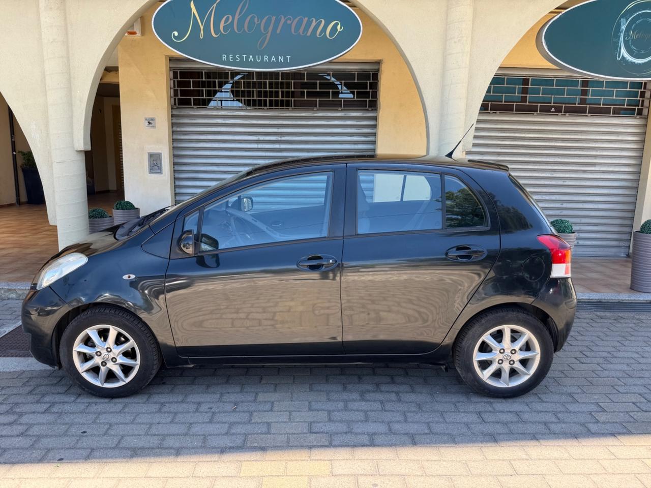 Toyota Yaris 5 porte benzina