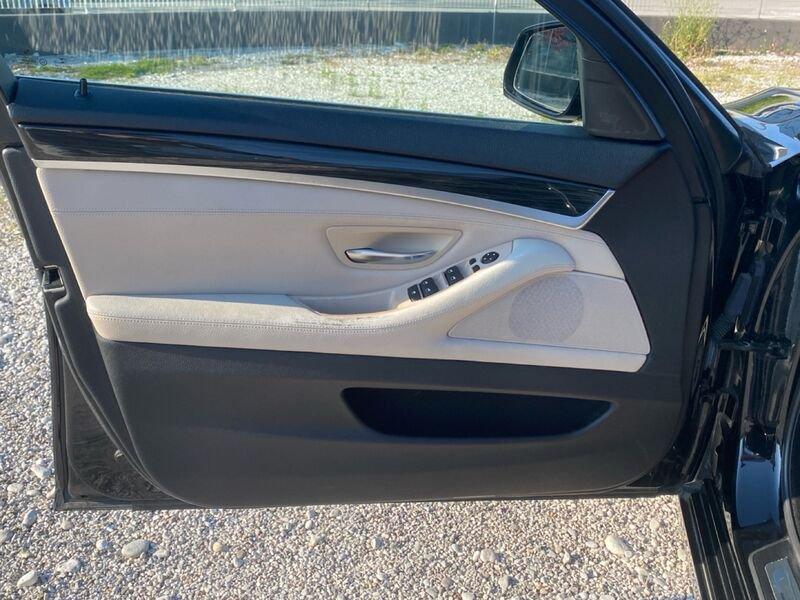 BMW Serie 5 520d xDrive Luxury Touring automatica 190 CV