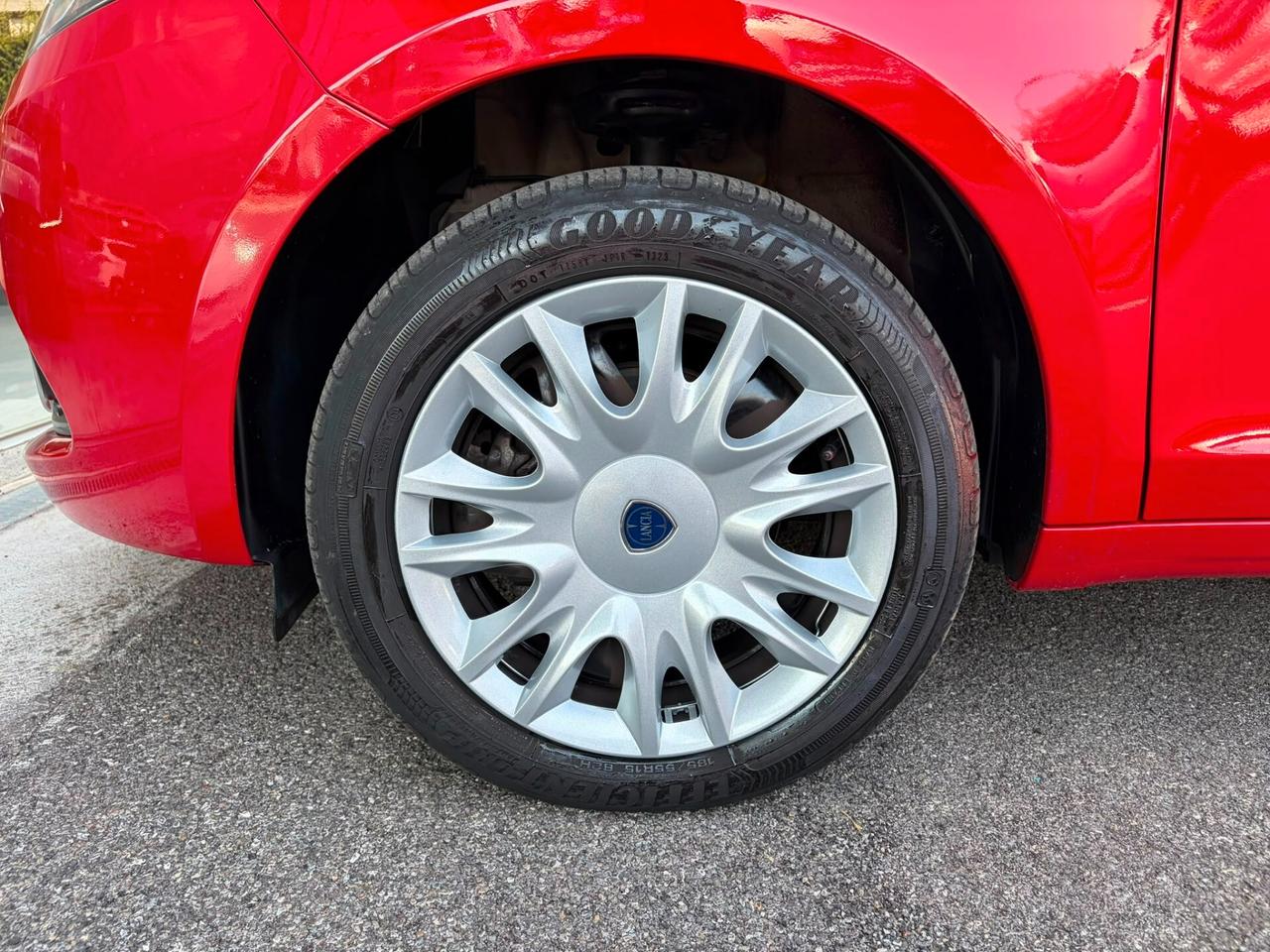 Lancia Ypsilon 1.0 FireFly 5 porte S&S Hybrid Gold