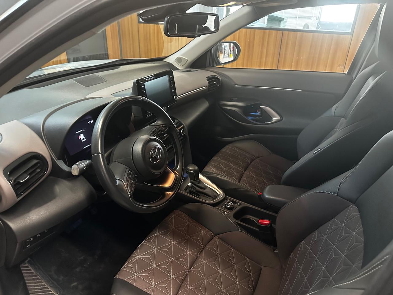 Toyota Yaris Cross 1.5 Hybrid 5p. E-CVT AWD-i Lounge