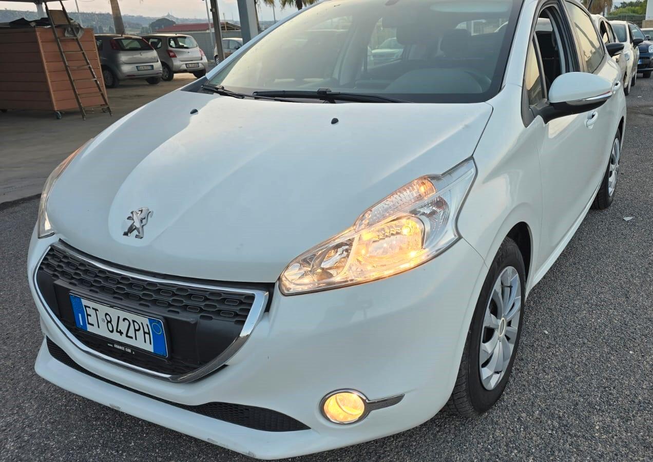 Peugeot 208 1.2cc 82 CV 5 porte Allure - PERFETTE CONDIZIONI -