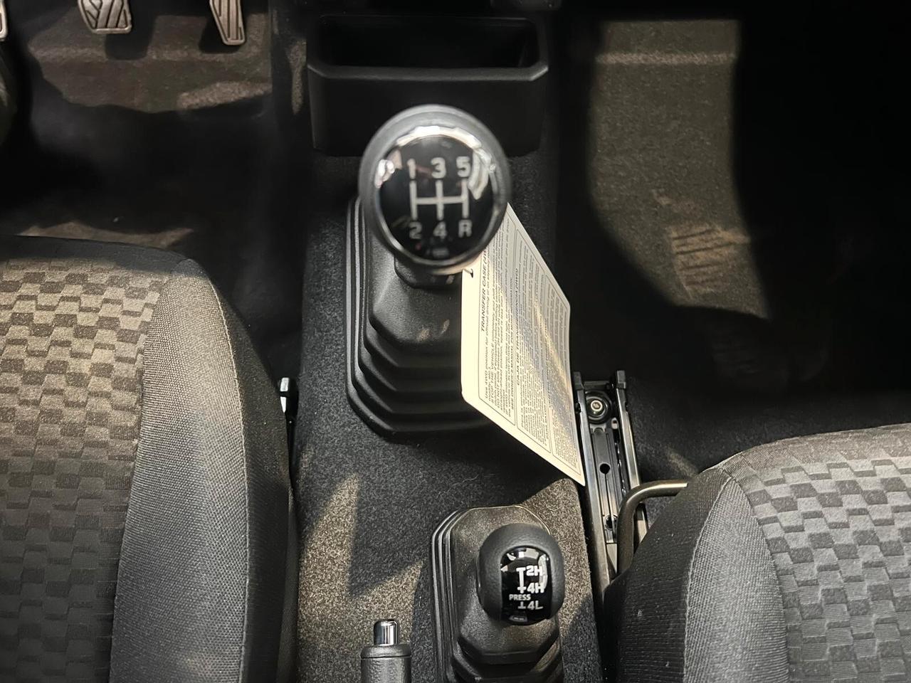 Suzuki Jimny 1.5 5MT 4 POSTI 4X4