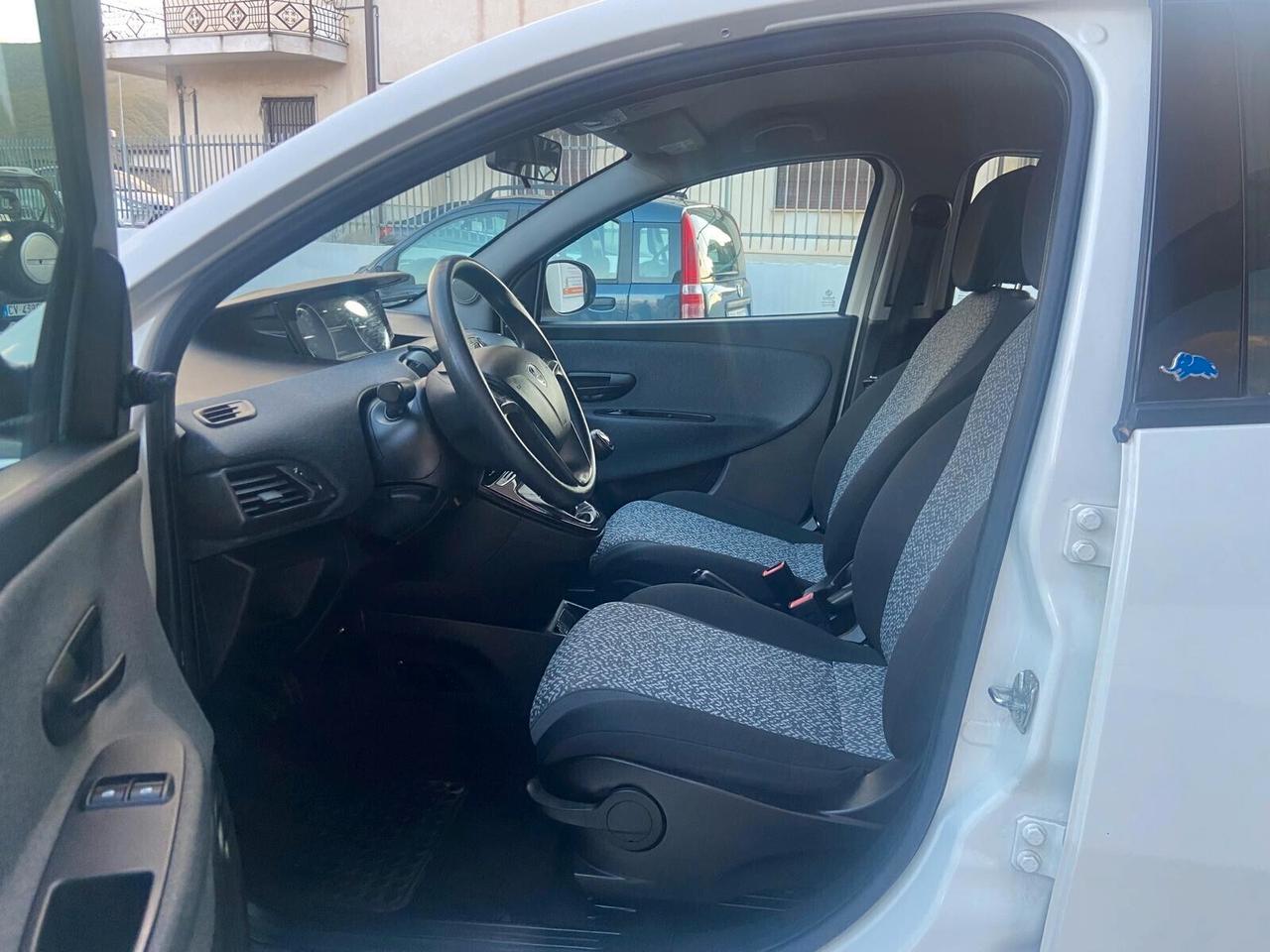 Lancia Ypsilon 1.2 69 CV Elefantino Blu KM 33.000