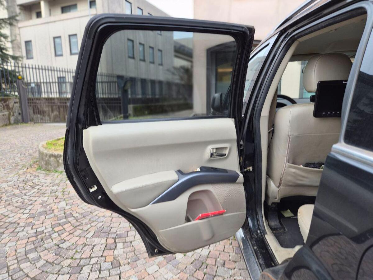 Citroen C-Crosser 2.2 hdi Exclusive dcs