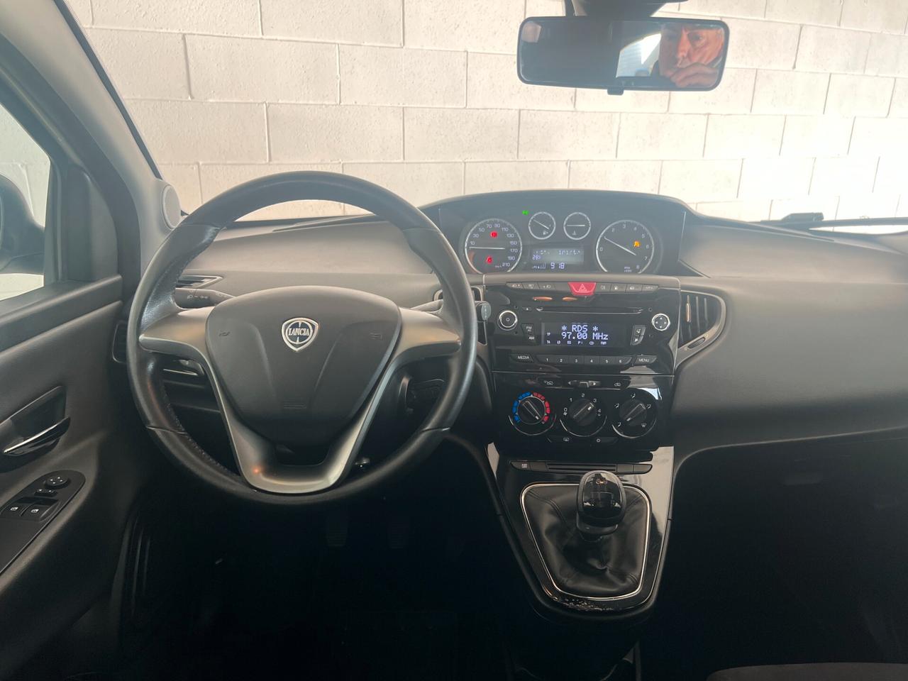 Lancia Ypsilon 1.2 69 CV 5 porte GPL Ecochic Gold OK NEOPATENTATI