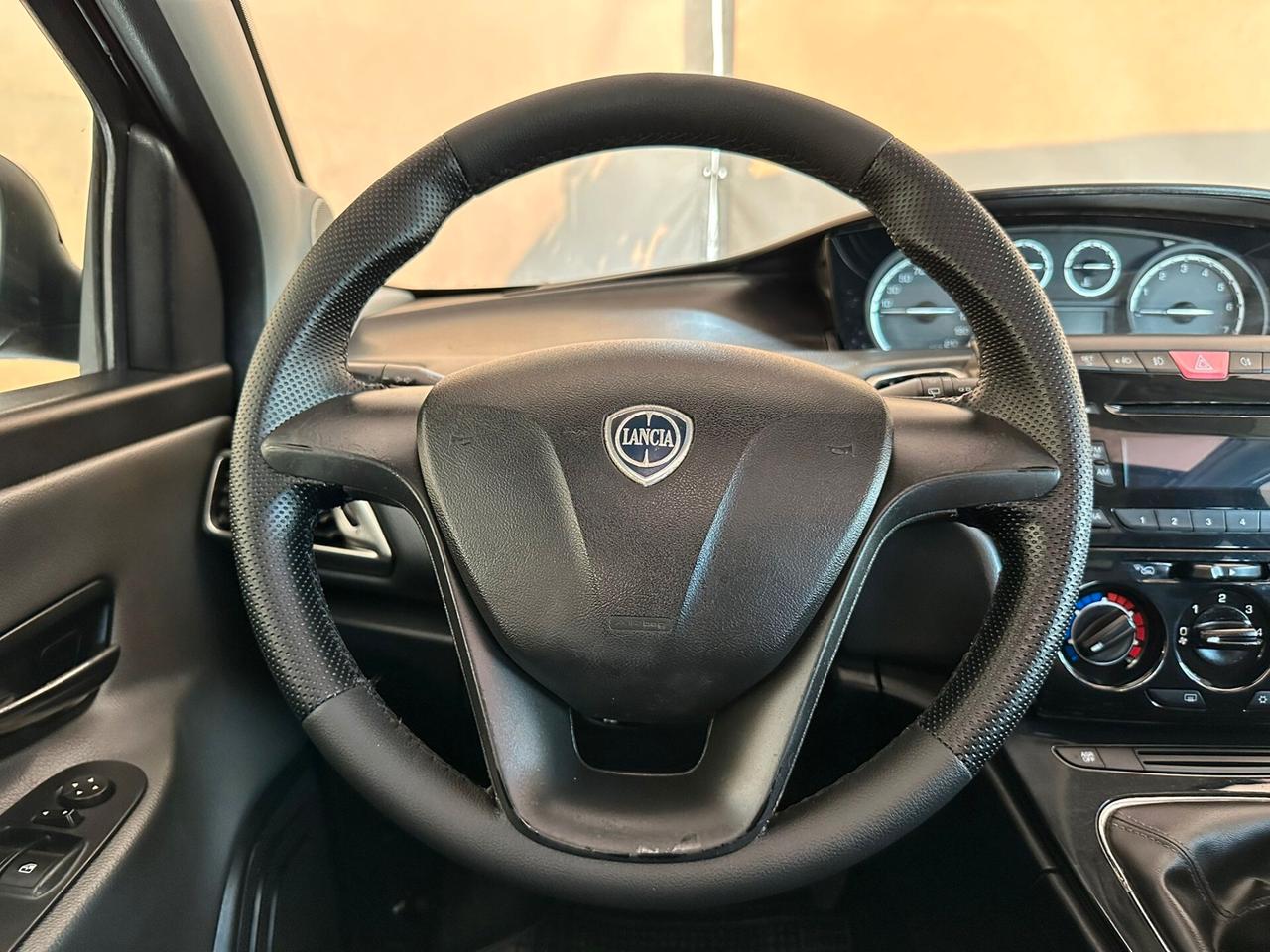 Lancia Ypsilon 1.2 69 CV 5 porte Platinum