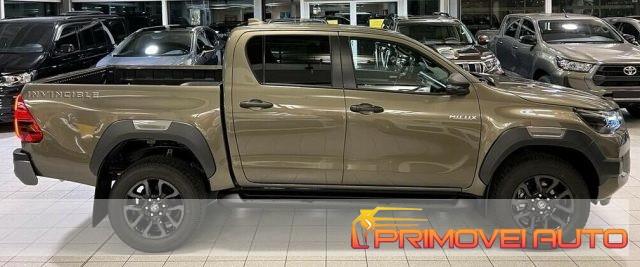 TOYOTA Hilux 2.8 D A/T 4WD 4 porte Double Cab Invincible