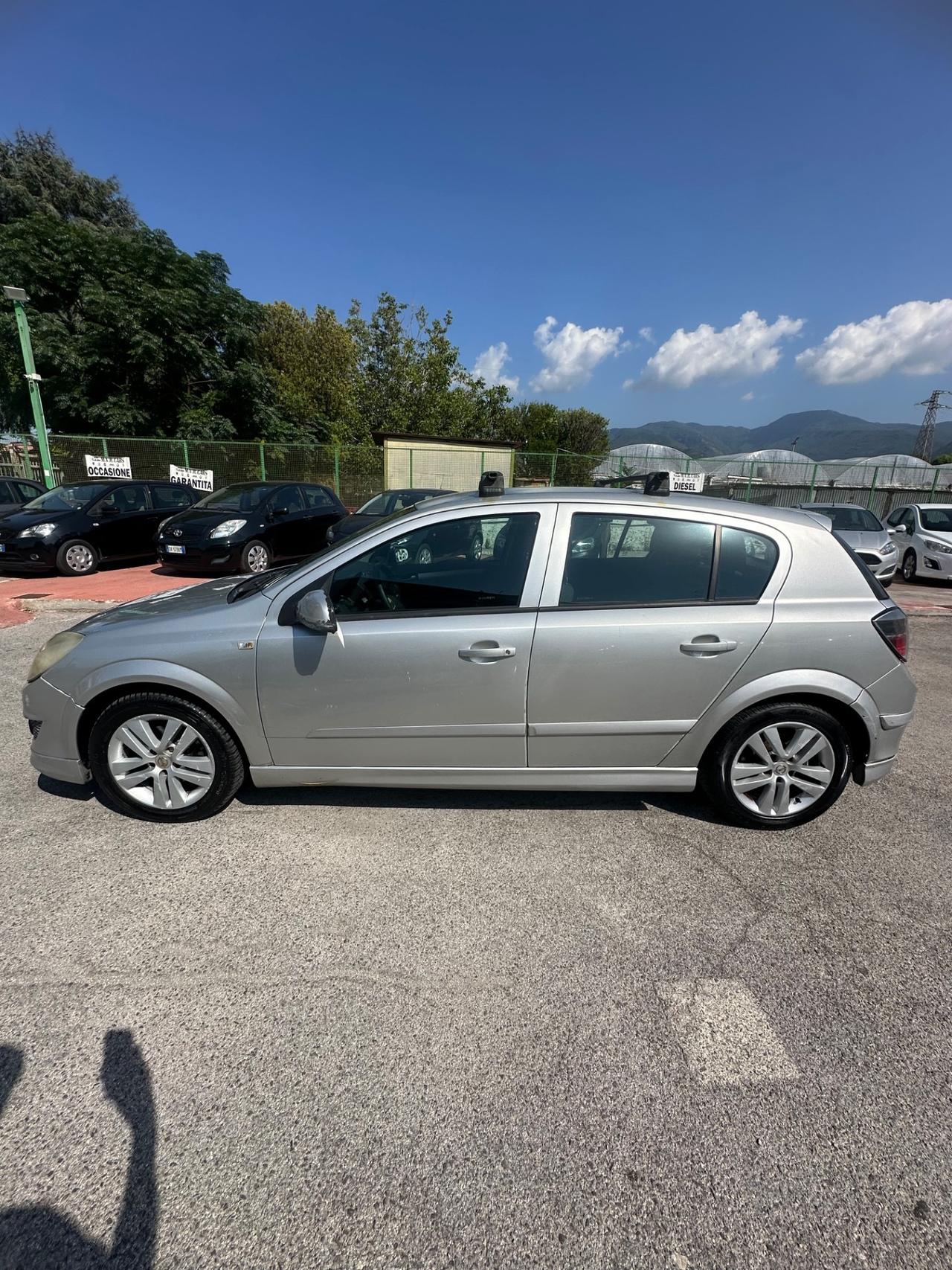 Opel Astra 1.6 T 16V 5 porte Cosmo