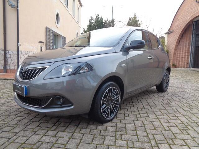 Lancia Ypsilon 1.0 FireFly 5 porte S&S Hybryd Gold