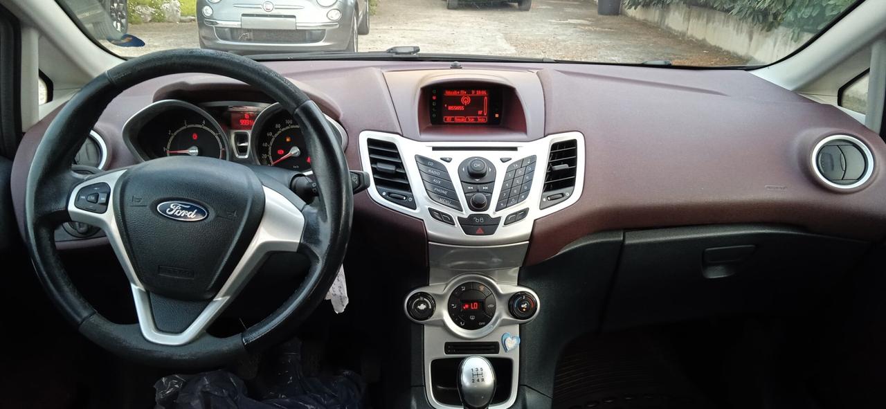 Ford Fiesta 1.4 5 porte Bz.- GPL Titanium