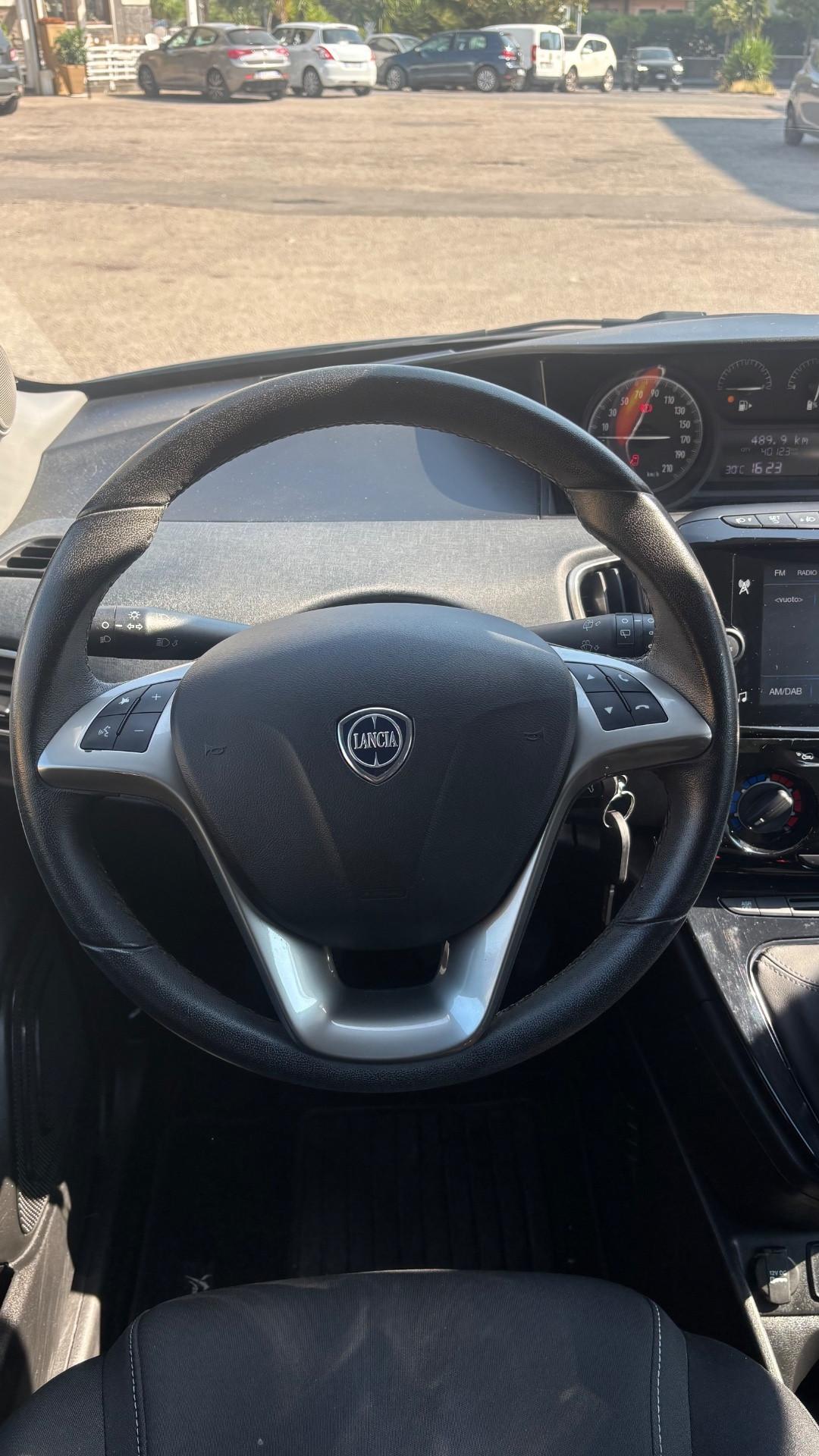 Lancia Ypsilon 1.0 FireFly 5 porte S&S Hybrid Gold Plus