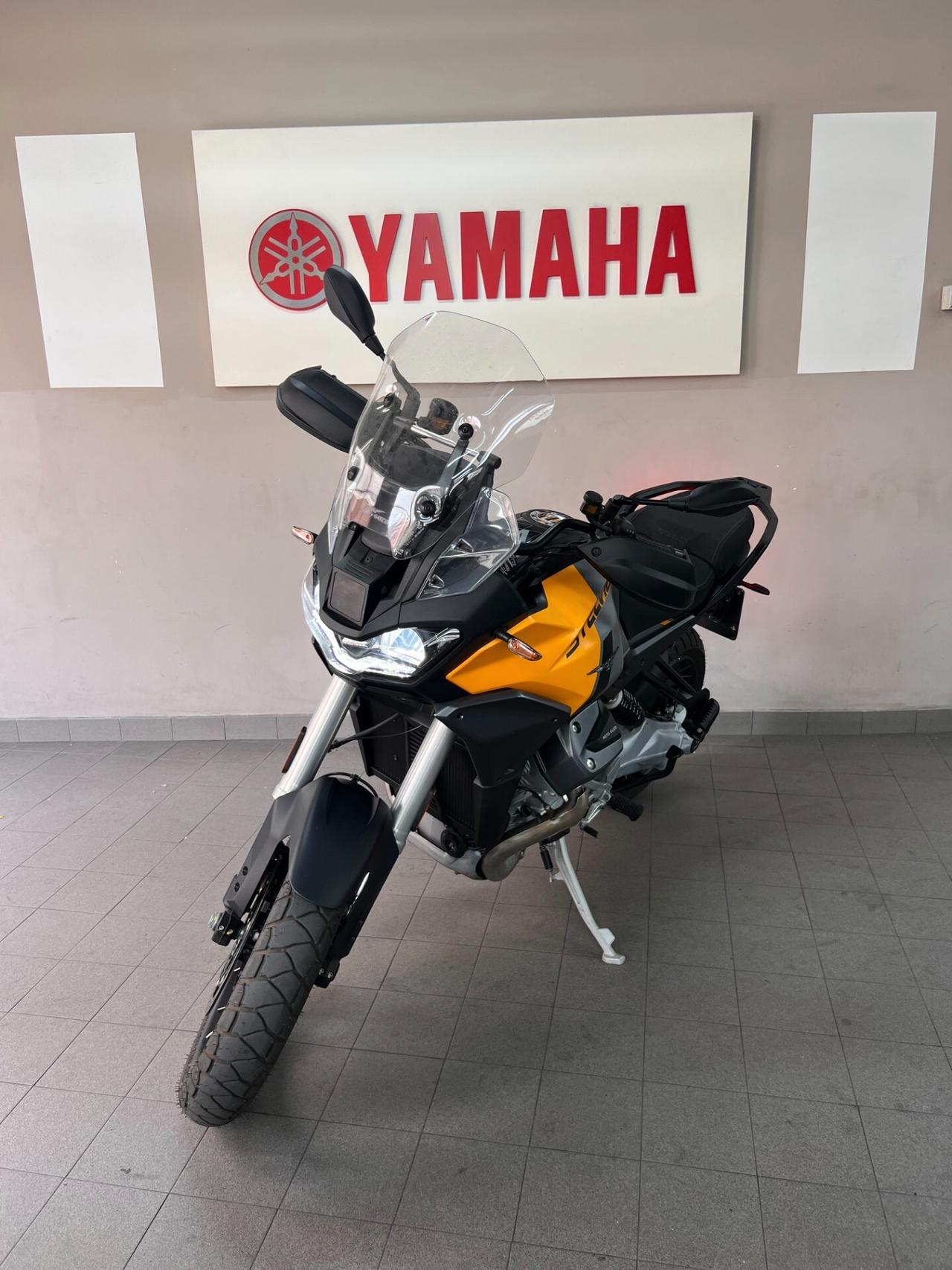 Moto Guzzi Stelvio silver orange