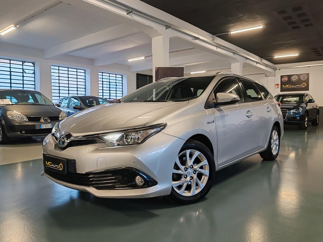 Toyota Auris 1.8 Hybrid Lounge