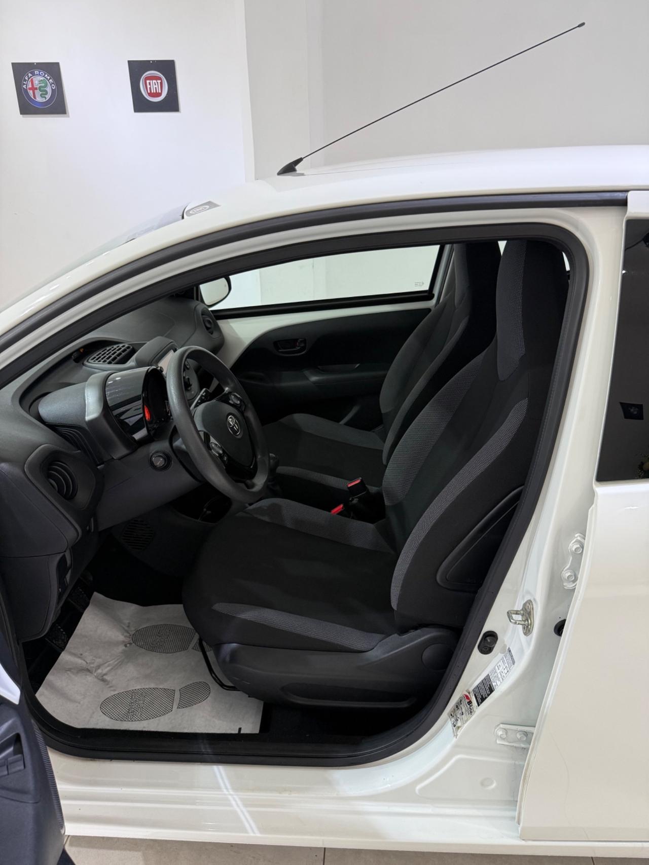 TOYOTA AYGO CONNECT 1.0 VVT-I 72 CV 5 PORTE X-COOL