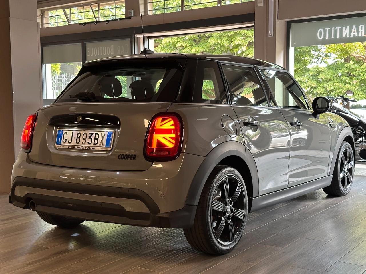 Mini Cooper 5p 1.5 Autom