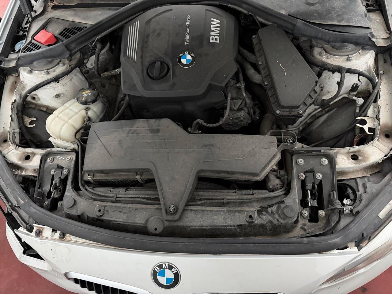 Bmw 116d 2017 5p. Urban incidentata /MARCIANTE!