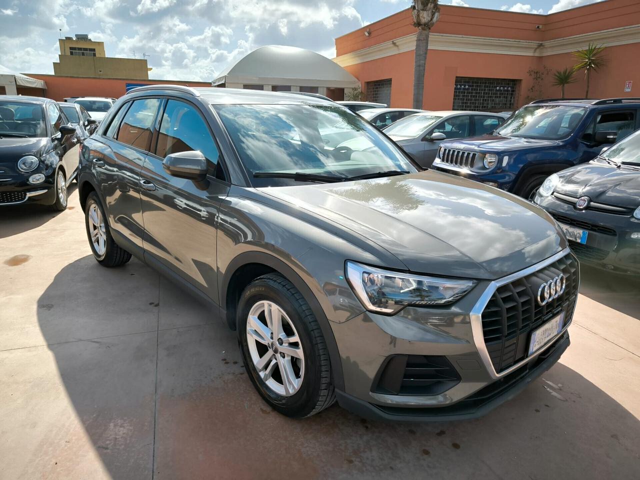 Audi Q3 35 TDI S tronic Business